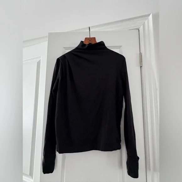 Lululemon Turtle Neck - Picture 2 of 4